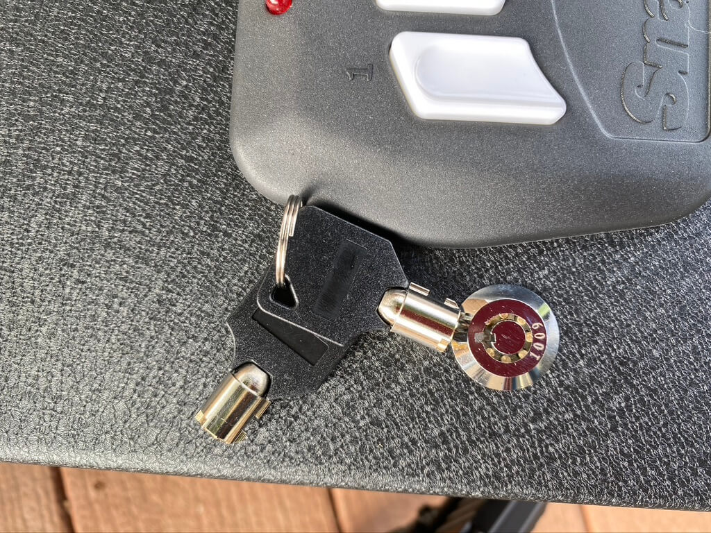SnapSafe Two-Gun Keypad Vault