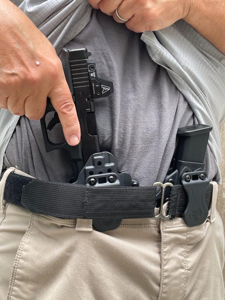 Alien Gear Photon holster and mag carrier in appendix carry.