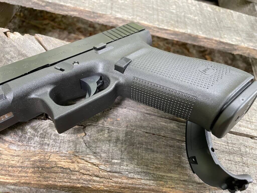 Flat front grip strap on Glock G21 Gen5.