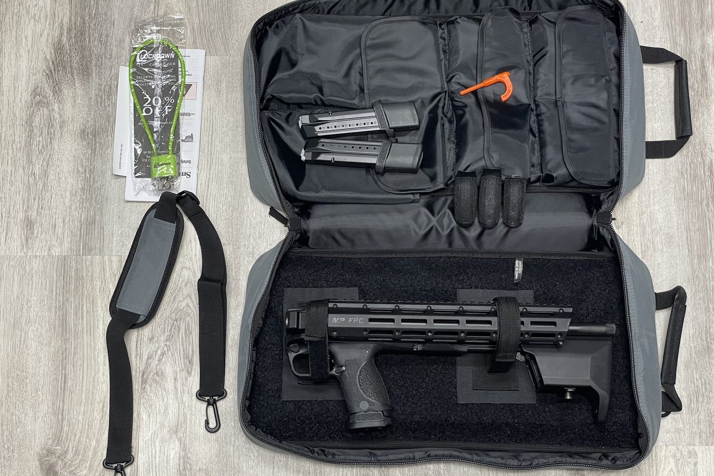 All included contents coming with the S&W FPC